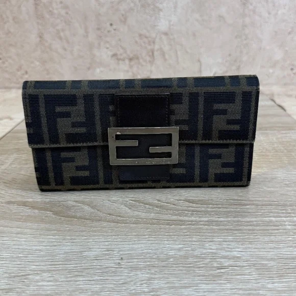 Vintage Authentic - Fendi Brown Zucca Pattern -
Canvas Long Wallet - Picture 2 of 10
